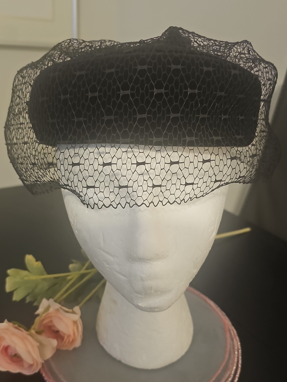 Kangol Design Velvet Pillbox Birdcage Veil Hat Womens SzO/S Black Vintage Flower